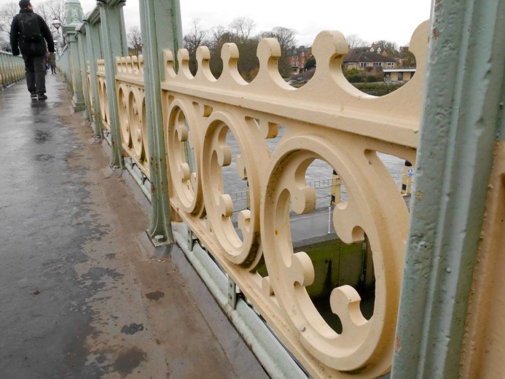 Richmond Lock footbridge