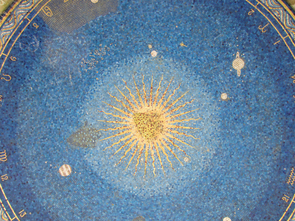 Ingis Folly star roof