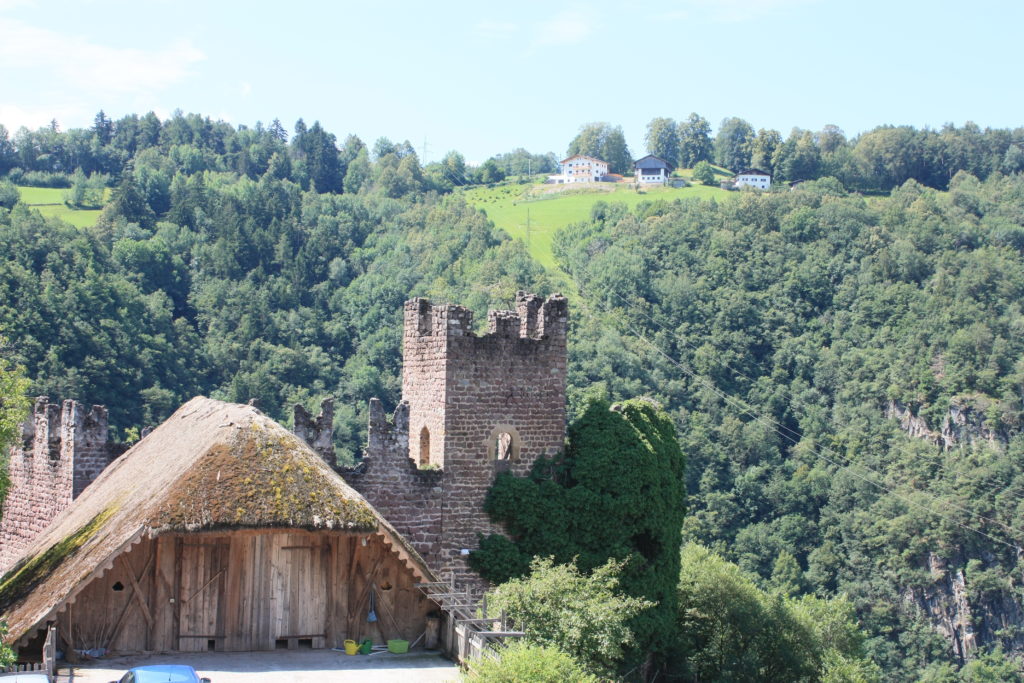 Castle/barn
