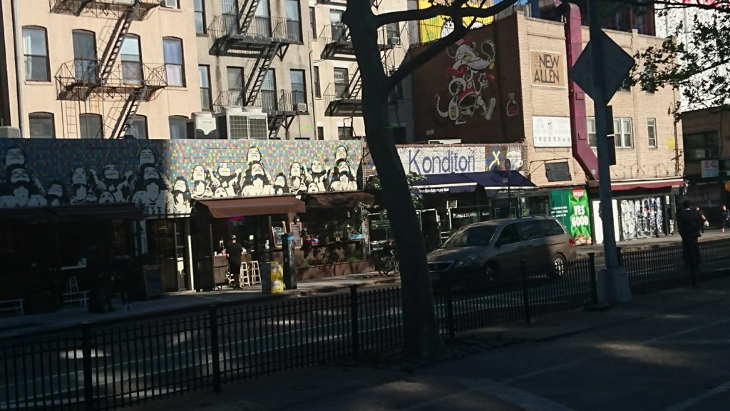 Walking Manhatten