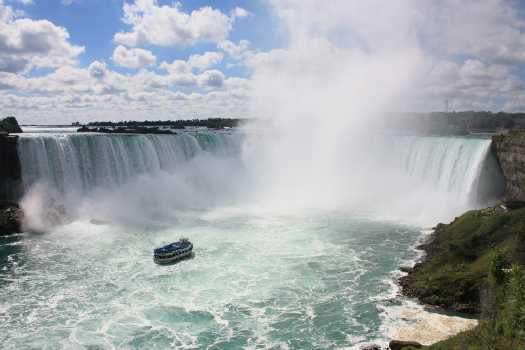 Boats heading up to Niagara