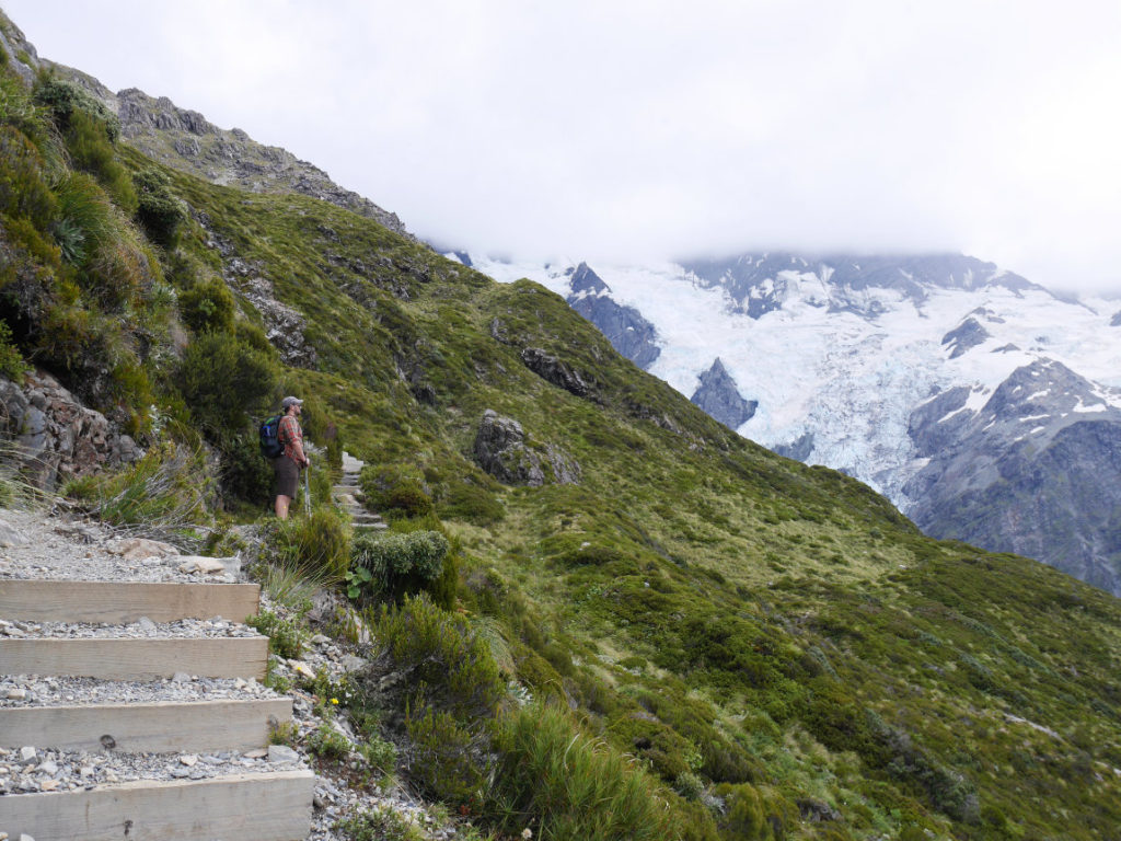 Steps up to the Mueller Hut