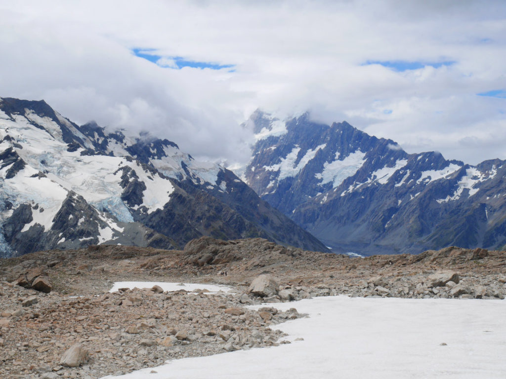 I think that's Aoraki/ Mount Cook behind it