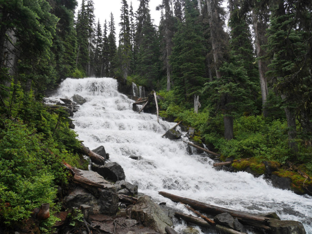 Stunning Holloway Falls