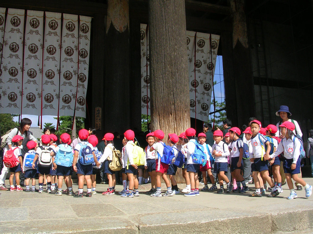 Kids at Todaiji