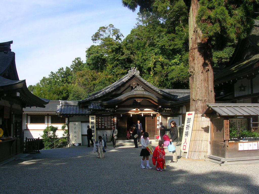 Omiwa shrine sake festival