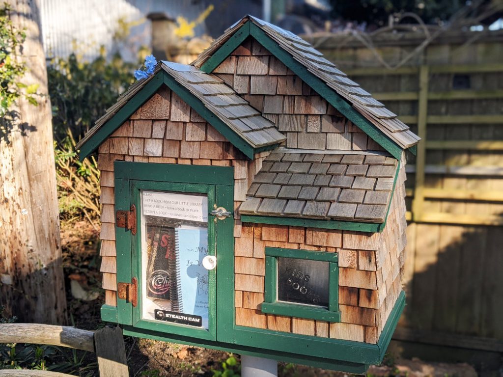 Boundary Bay mini library in Tsawwassen