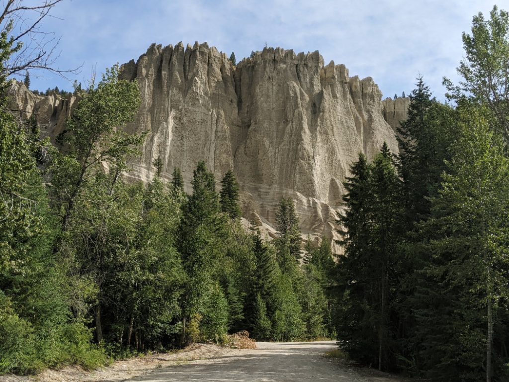 Hoodoos looking like a castle from below