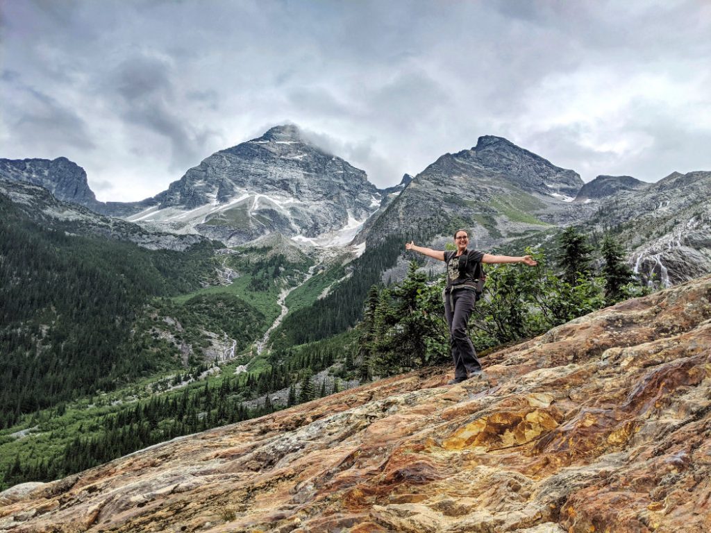 Uto Peak, Mount Sir Donald and Terminal Peak with sweaty me