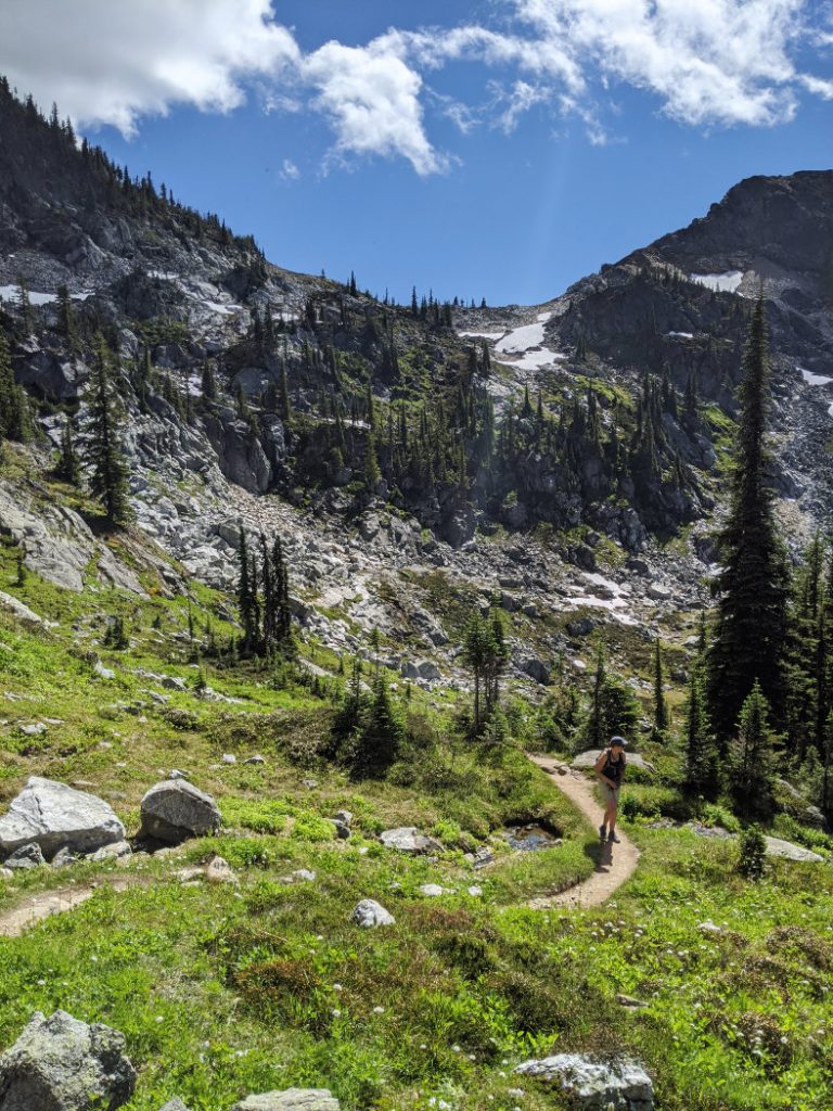 The ridge between Miller Lake and Jade Lake