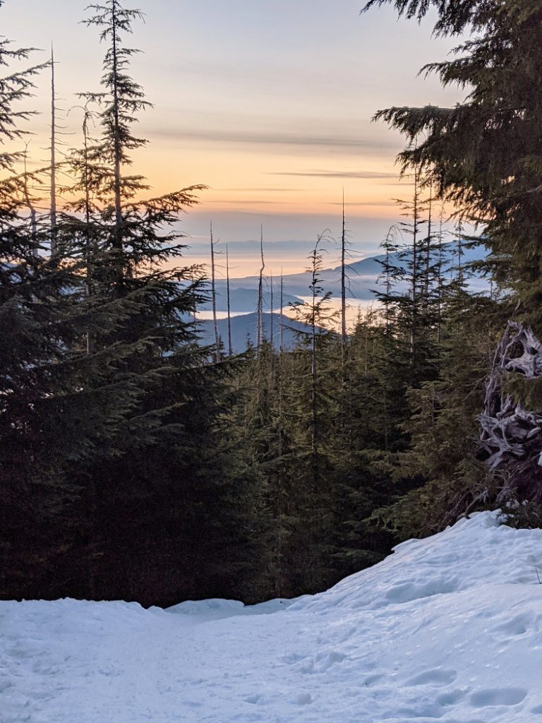 Bowen Lookout views from the trail at sunset