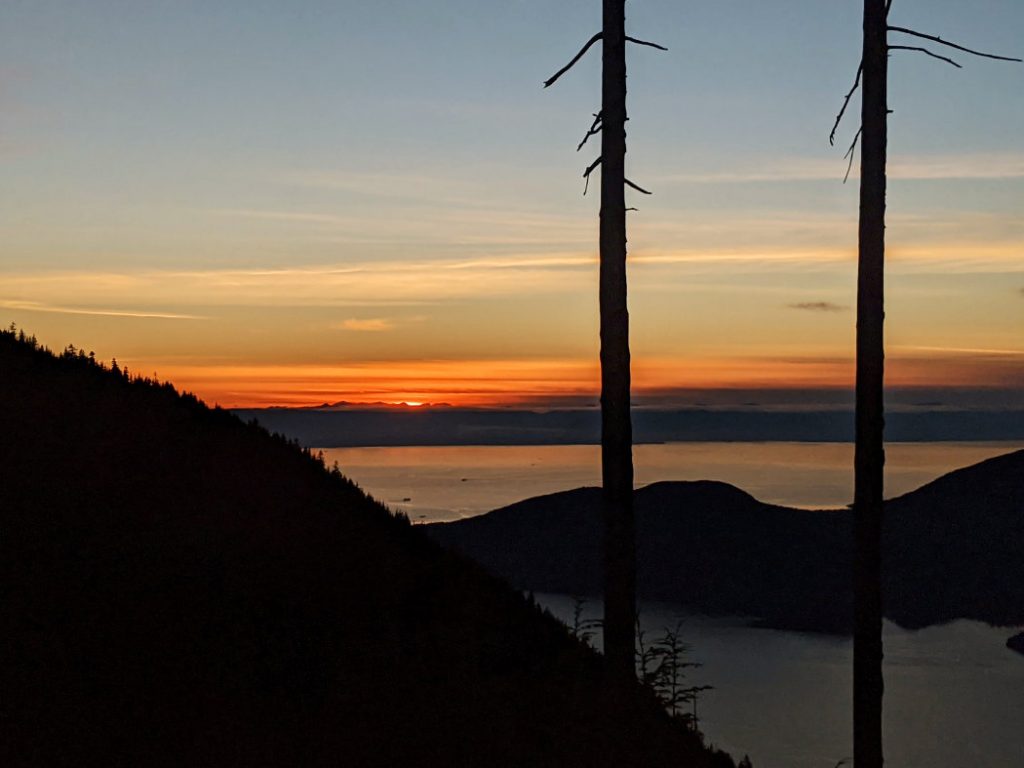 Bowen Lookout after sunset