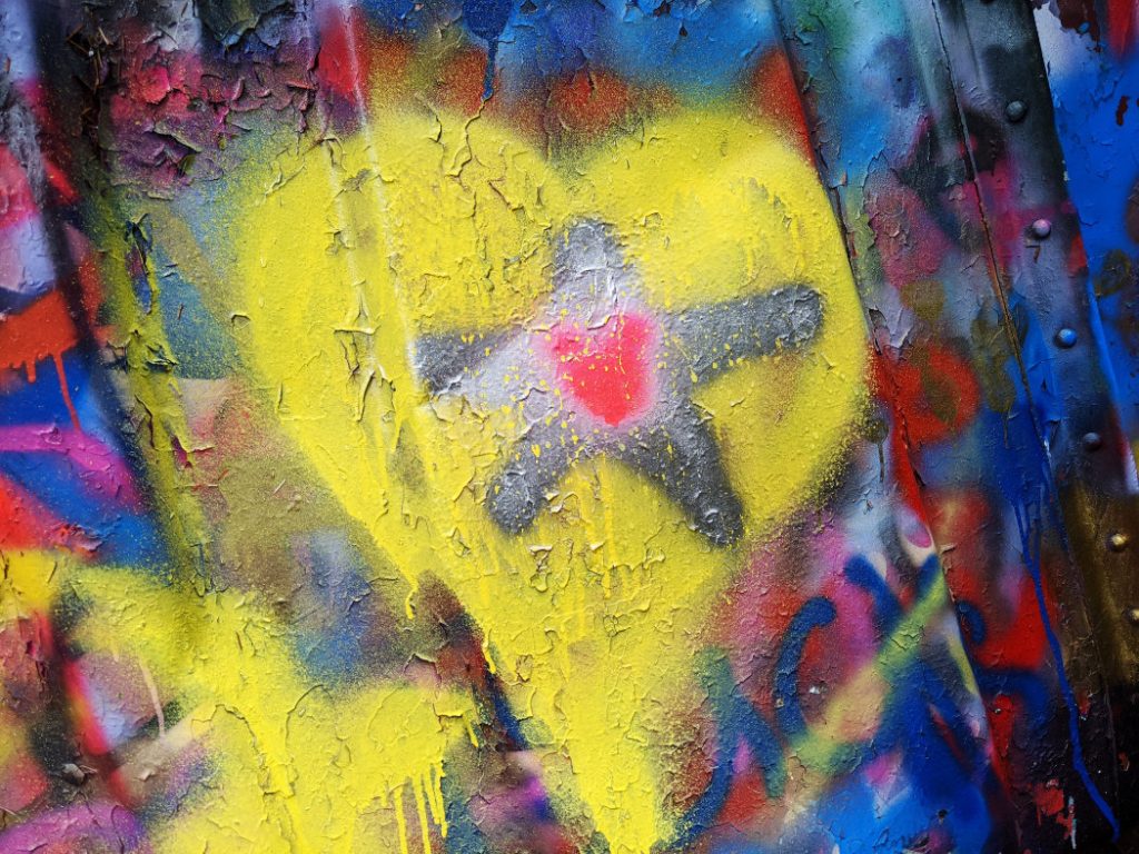 Graffiti heart on the wreck