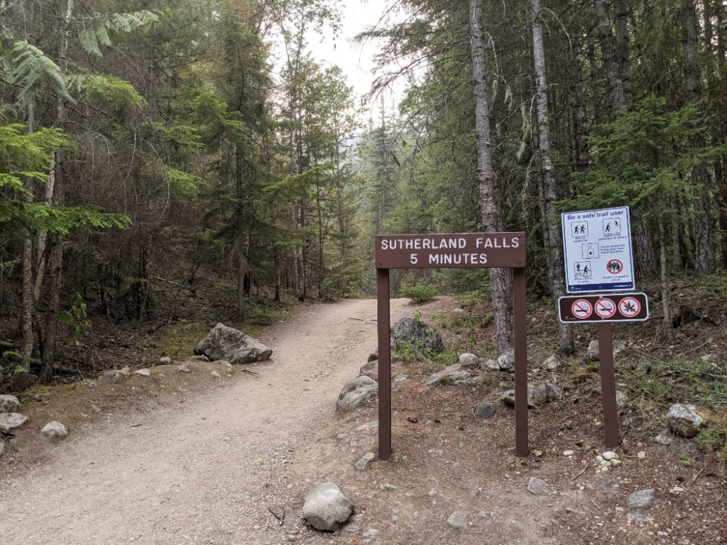 Sutherland Falls - park in Blanket Creek Provincial Park