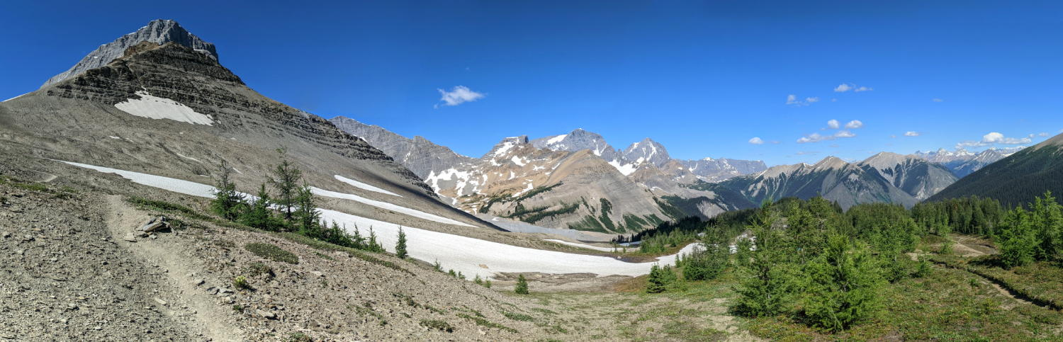 Foster Peak, Hewitt Peak, Tumbling Peak, Mount Gray and the Rockwall from the Rockwall trail, just below Numa Pass