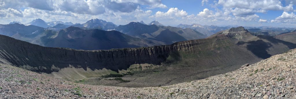 Amazing ridgeline - it joins Mount Rowe (left) and Festubert Mountain (right)